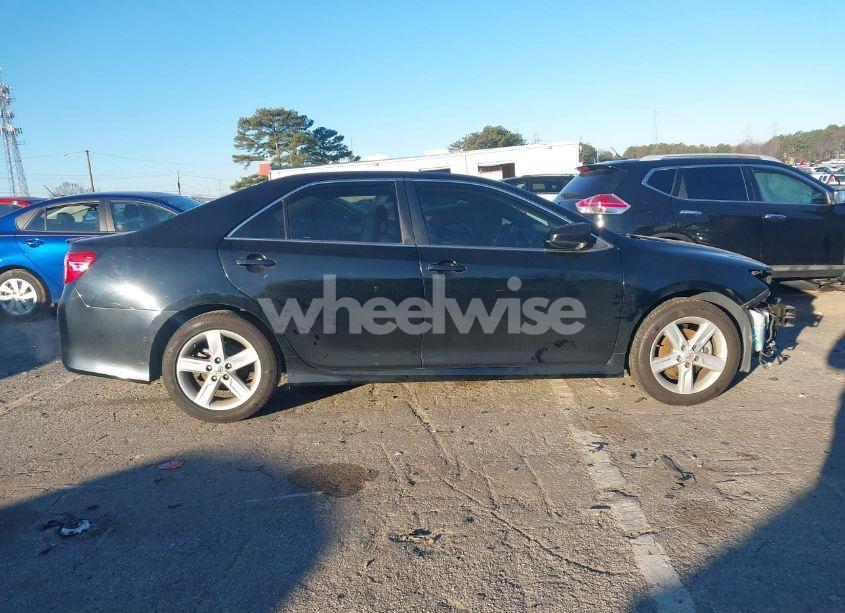 Photo 13 of 2014 Toyota Camry SE (VIN 4T1BF1FK0EU372567)