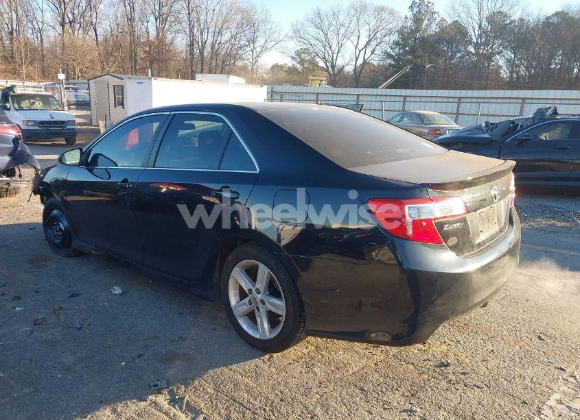 Photo 3 of 2014 Toyota Camry SE (VIN 4T1BF1FK0EU372567)