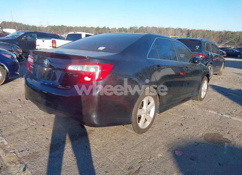 Photo 4 of 2014 Toyota Camry SE (VIN 4T1BF1FK0EU372567)