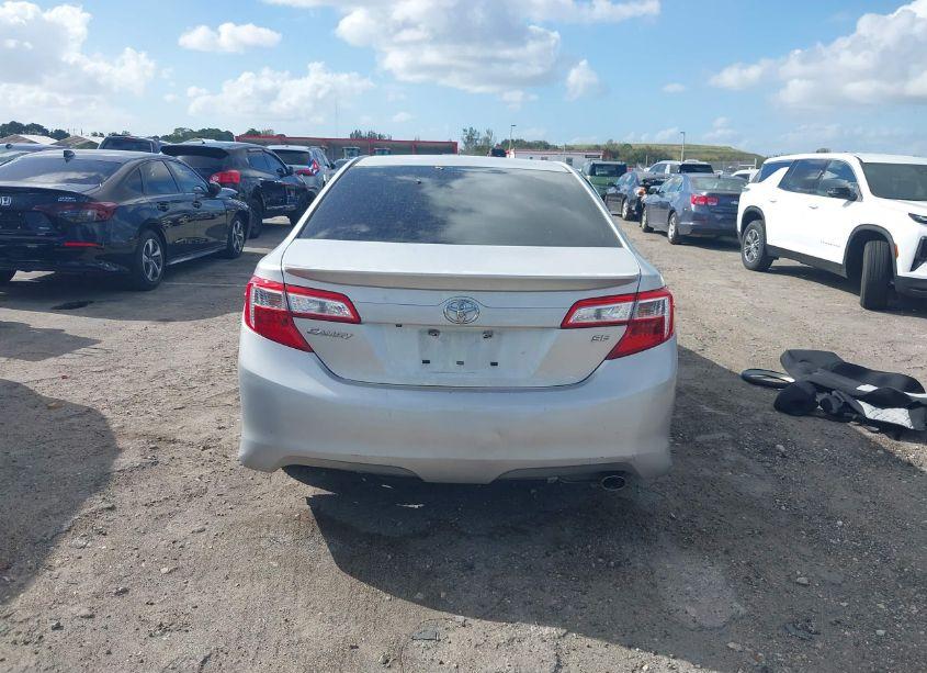 Photo 16 of 2014 Toyota Camry SE (VIN 4T1BF1FK0EU381866)