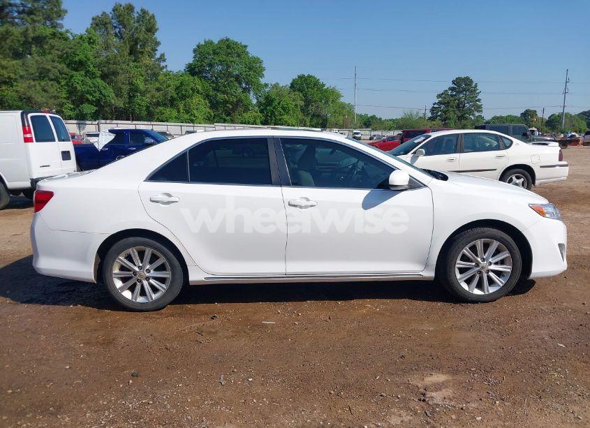 Photo 13 of 2014 Toyota Camry XLE (VIN 4T1BF1FK0EU382371)