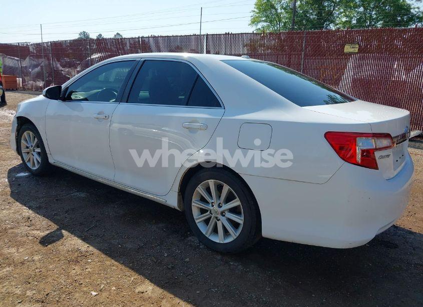 Photo 3 of 2014 Toyota Camry XLE (VIN 4T1BF1FK0EU382371)