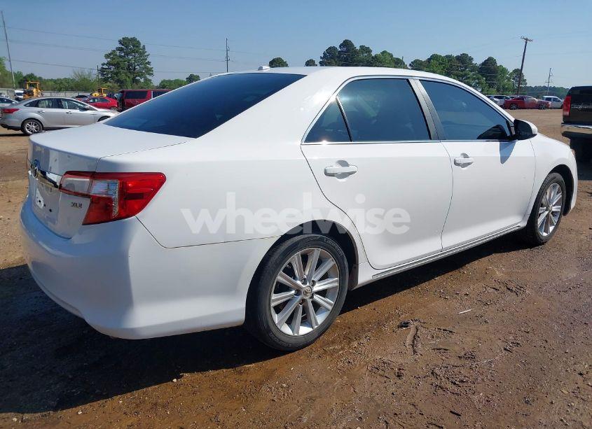 Photo 4 of 2014 Toyota Camry XLE (VIN 4T1BF1FK0EU382371)