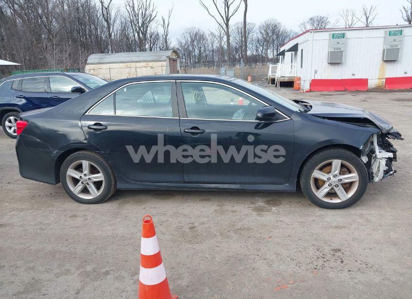 Photo 13 of 2014 Toyota Camry SE (VIN 4T1BF1FK0EU391541)