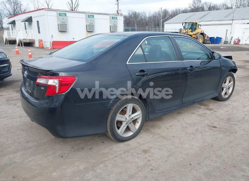 Photo 4 of 2014 Toyota Camry SE (VIN 4T1BF1FK0EU391541)