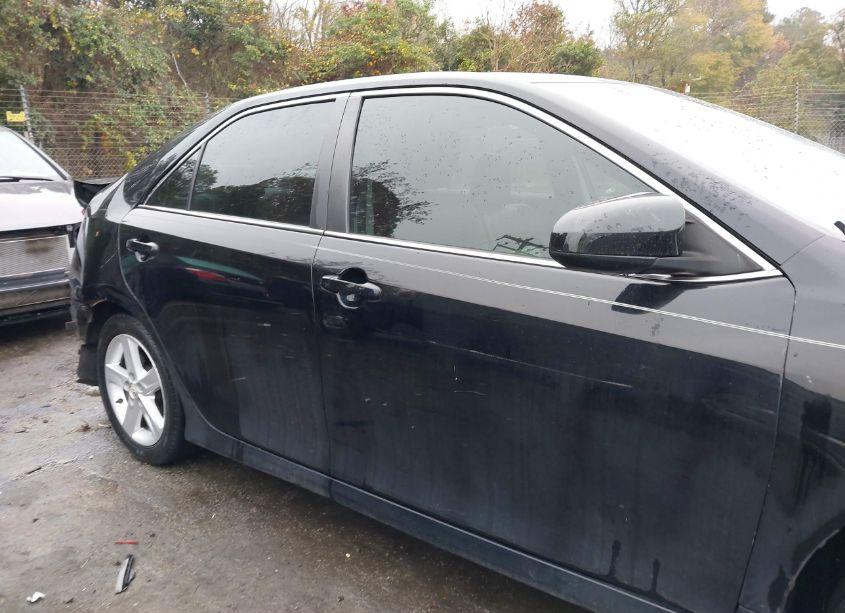 Photo 13 of 2014 Toyota Camry SE (VIN 4T1BF1FK0EU394391)