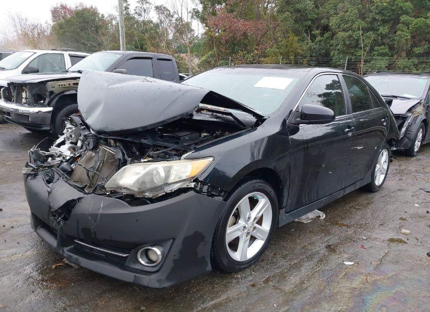 Photo 2 of 2014 Toyota Camry SE (VIN 4T1BF1FK0EU394391)