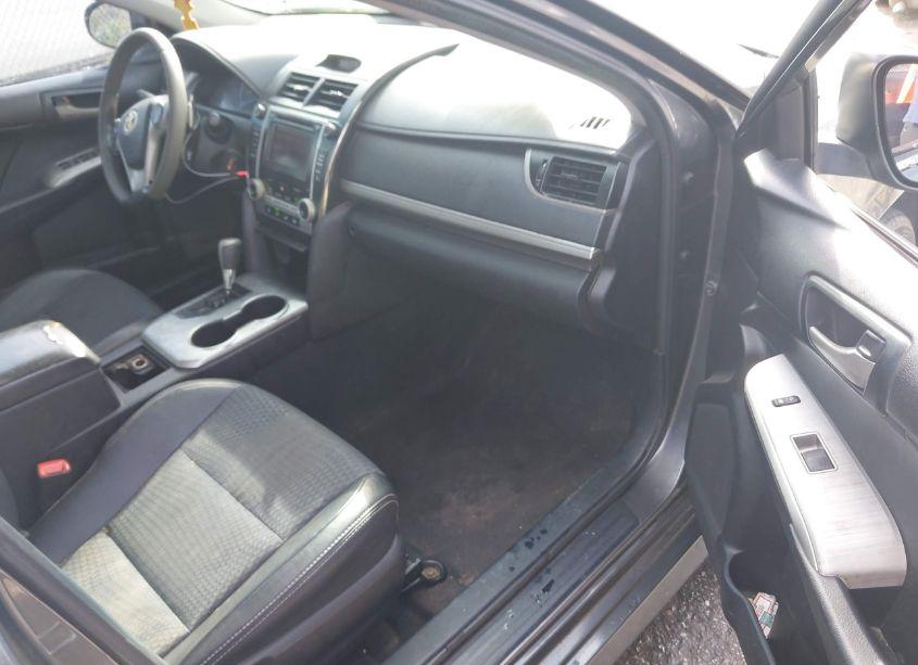 Photo 5 of 2014 Toyota Camry L/SE/LE/XLE (VIN 4T1BF1FK0EU404157)