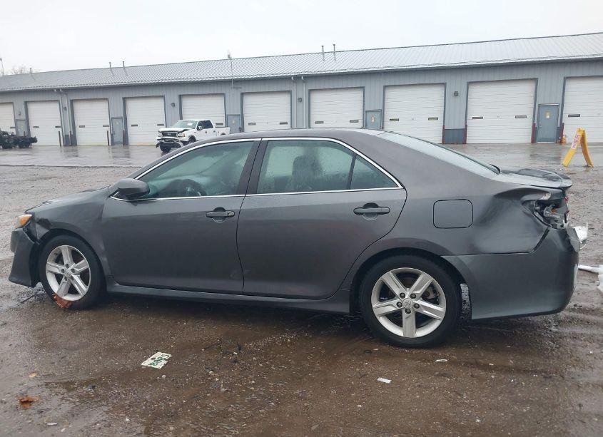 Photo 14 of 2014 Toyota Camry SE (VIN 4T1BF1FK0EU435988)