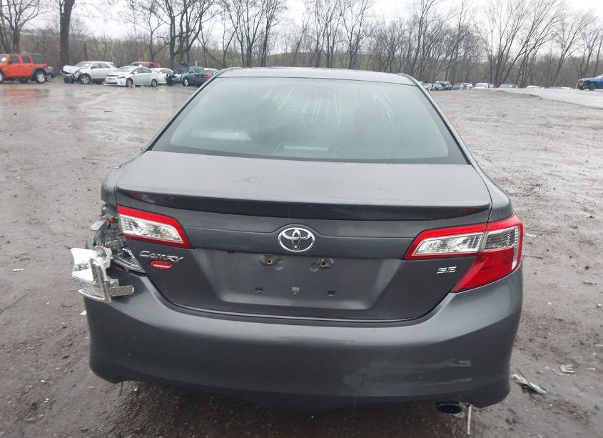 Photo 16 of 2014 Toyota Camry SE (VIN 4T1BF1FK0EU435988)