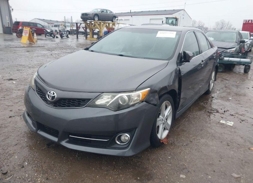 Photo 2 of 2014 Toyota Camry SE (VIN 4T1BF1FK0EU435988)