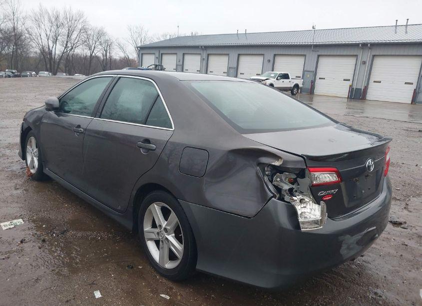 Photo 3 of 2014 Toyota Camry SE (VIN 4T1BF1FK0EU435988)