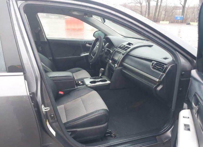 Photo 5 of 2014 Toyota Camry SE (VIN 4T1BF1FK0EU435988)