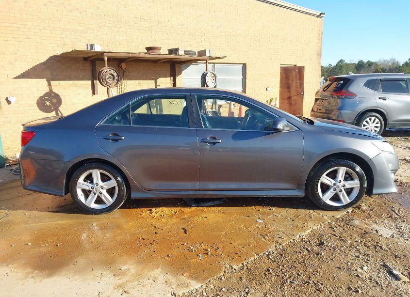 Photo 14 of 2014 Toyota Camry SE (VIN 4T1BF1FK0EU439264)