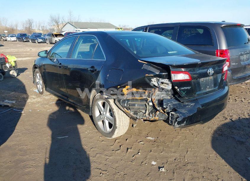 Photo 3 of 2014 Toyota Camry SE (VIN 4T1BF1FK0EU462463)