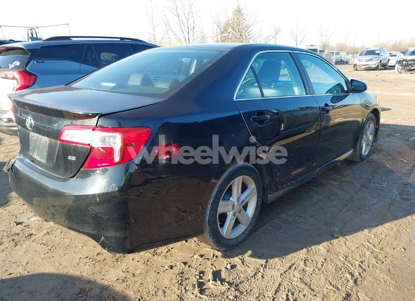 Photo 4 of 2014 Toyota Camry SE (VIN 4T1BF1FK0EU462463)