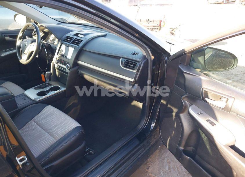 Photo 5 of 2014 Toyota Camry SE (VIN 4T1BF1FK0EU462463)