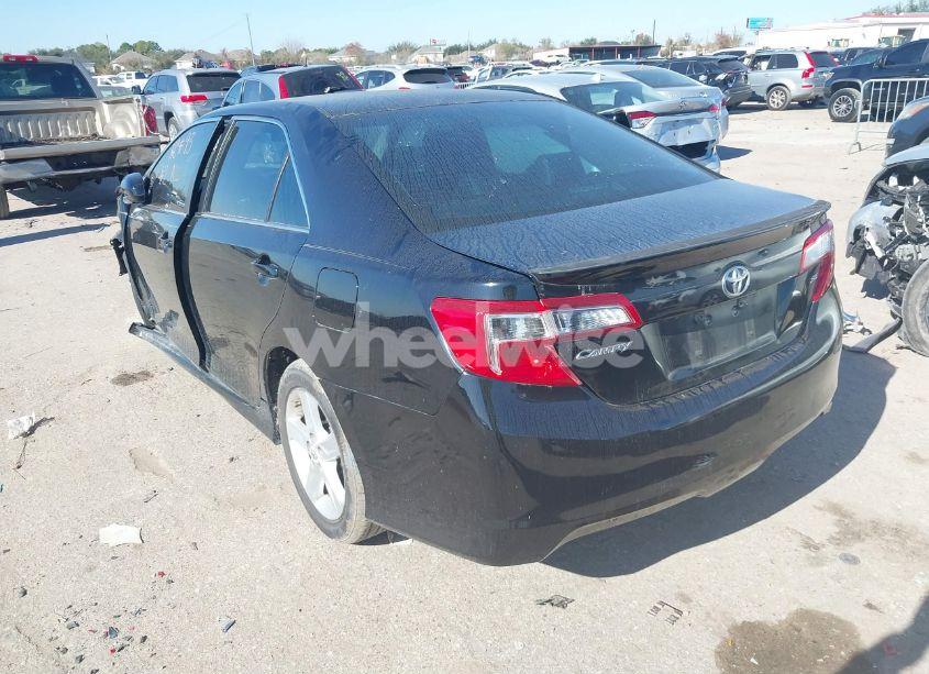 Photo 3 of 2014 Toyota Camry SE (VIN 4T1BF1FK0EU470580)