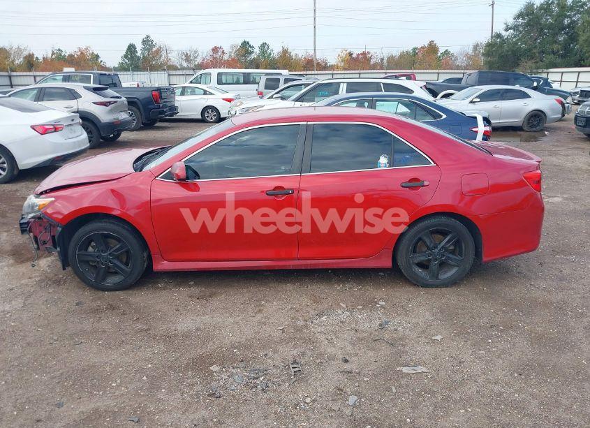 Photo 15 of 2014 Toyota Camry SE (VIN 4T1BF1FK0EU731139)