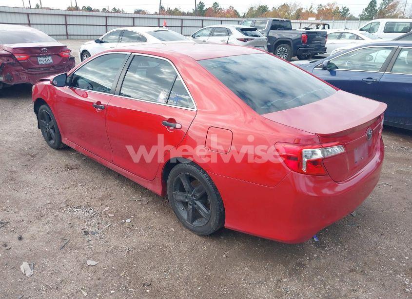 Photo 3 of 2014 Toyota Camry SE (VIN 4T1BF1FK0EU731139)