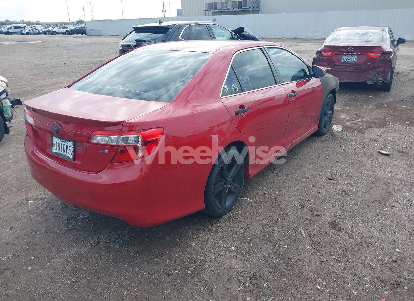 Photo 4 of 2014 Toyota Camry SE (VIN 4T1BF1FK0EU731139)