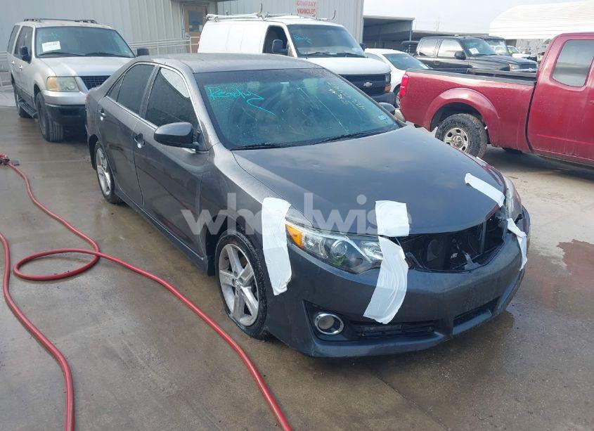 2014 Toyota Camry SE (VIN 4T1BF1FK0EU737894) main photo