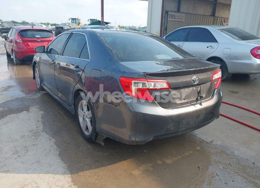 Photo 3 of 2014 Toyota Camry SE (VIN 4T1BF1FK0EU737894)
