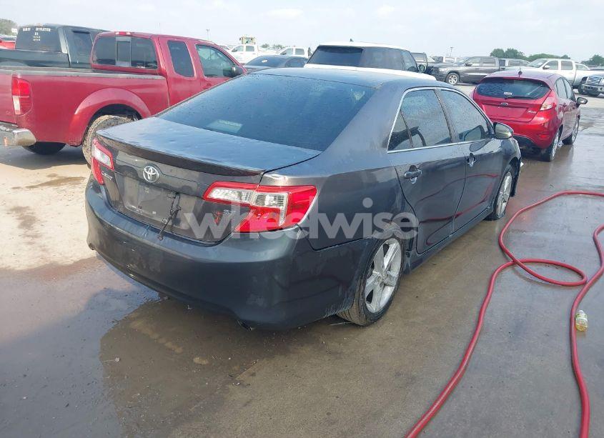 Photo 4 of 2014 Toyota Camry SE (VIN 4T1BF1FK0EU737894)