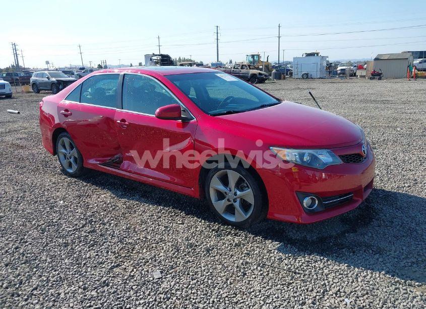 2014 Toyota Camry SE SPORT (VIN 4T1BF1FK0EU738379) main photo