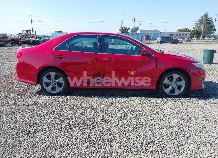 Photo 13 of 2014 Toyota Camry SE SPORT (VIN 4T1BF1FK0EU738379)