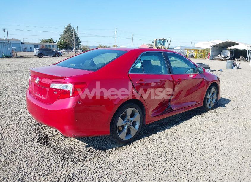 Photo 4 of 2014 Toyota Camry SE SPORT (VIN 4T1BF1FK0EU738379)
