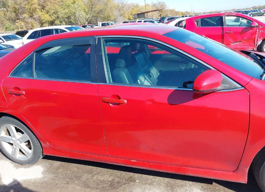 Photo 13 of 2014 Toyota Camry SE (VIN 4T1BF1FK0EU753187)