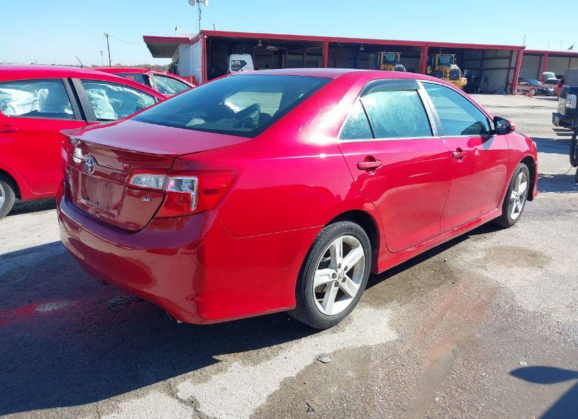 Photo 4 of 2014 Toyota Camry SE (VIN 4T1BF1FK0EU753187)