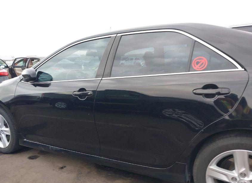 Photo 14 of 2014 Toyota Camry SE (VIN 4T1BF1FK0EU763038)