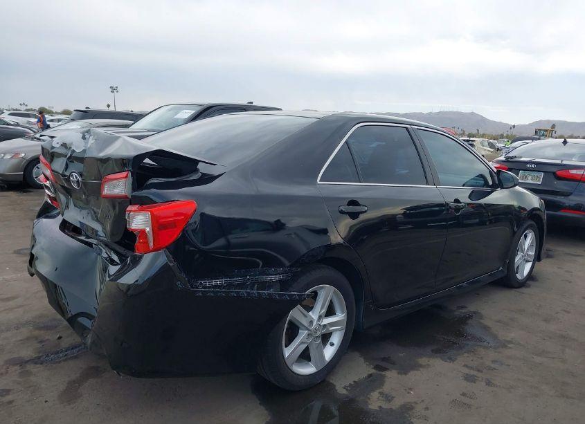 Photo 4 of 2014 Toyota Camry SE (VIN 4T1BF1FK0EU763038)