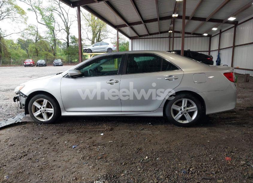 Photo 15 of 2014 Toyota Camry SE (VIN 4T1BF1FK0EU763816)
