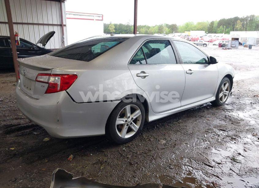 Photo 4 of 2014 Toyota Camry SE (VIN 4T1BF1FK0EU763816)
