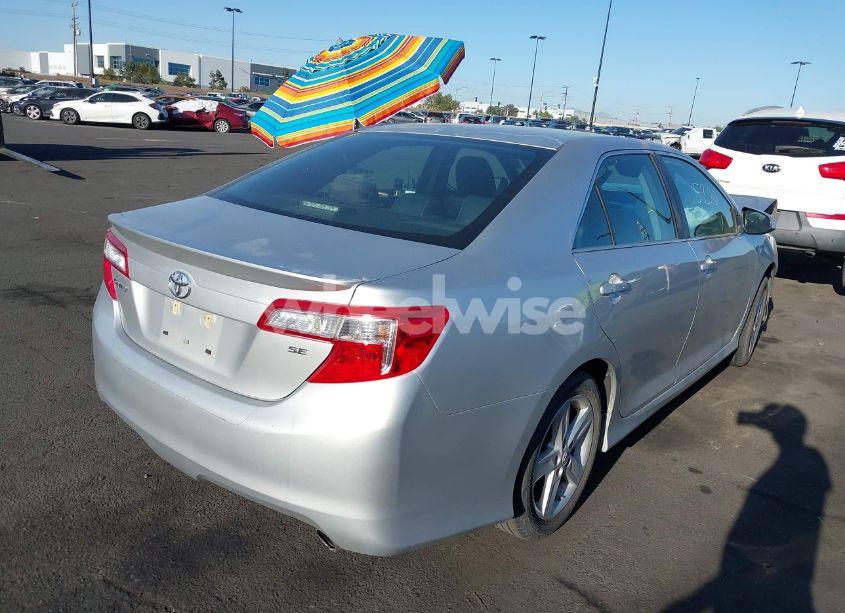 Photo 4 of 2014 Toyota Camry SE (VIN 4T1BF1FK0EU770751)