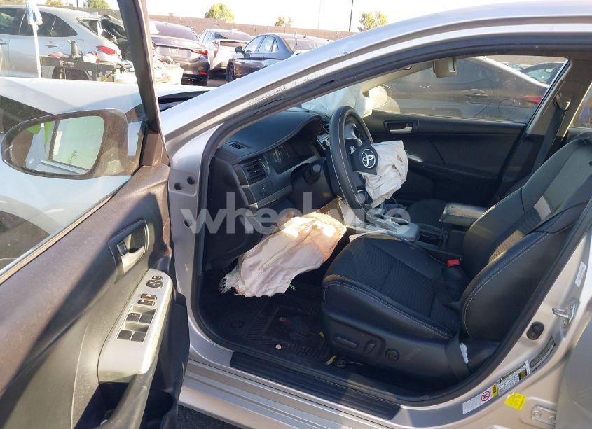 Photo 5 of 2014 Toyota Camry SE (VIN 4T1BF1FK0EU770751)