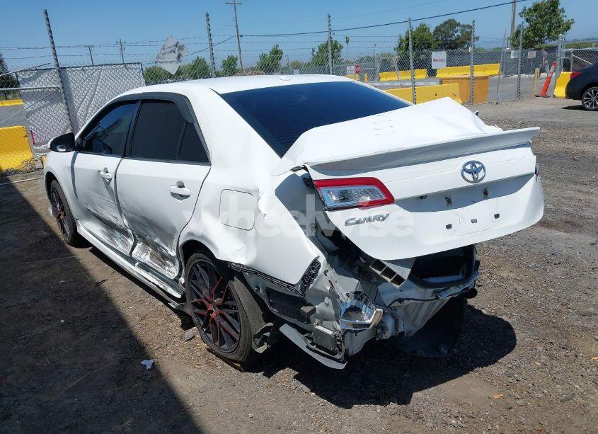 Photo 3 of 2014 Toyota Camry SE (VIN 4T1BF1FK0EU774511)