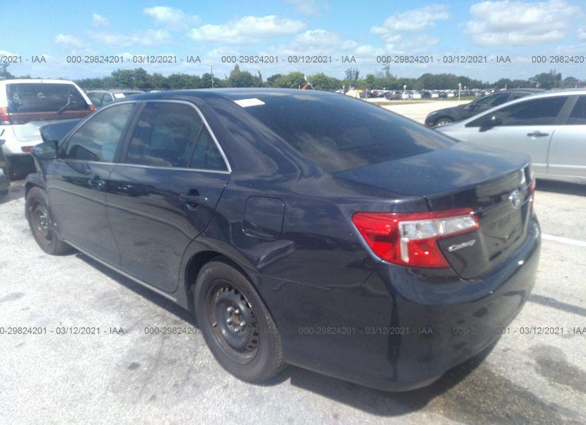 Photo 3 of 2014 Toyota Camry LE (VIN 4T1BF1FK0EU786769)