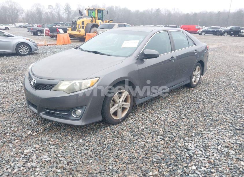 Photo 2 of 2014 Toyota Camry SE (VIN 4T1BF1FK0EU790238)