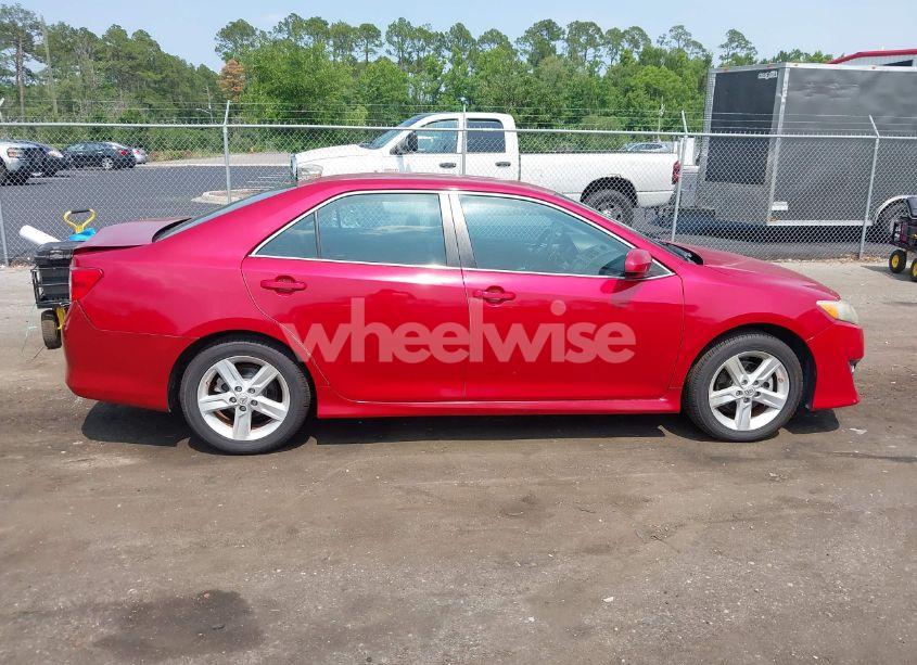 Photo 13 of 2014 Toyota Camry SE (VIN 4T1BF1FK0EU800394)