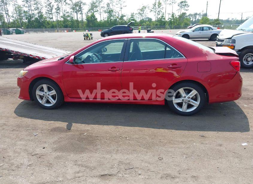 Photo 14 of 2014 Toyota Camry SE (VIN 4T1BF1FK0EU800394)