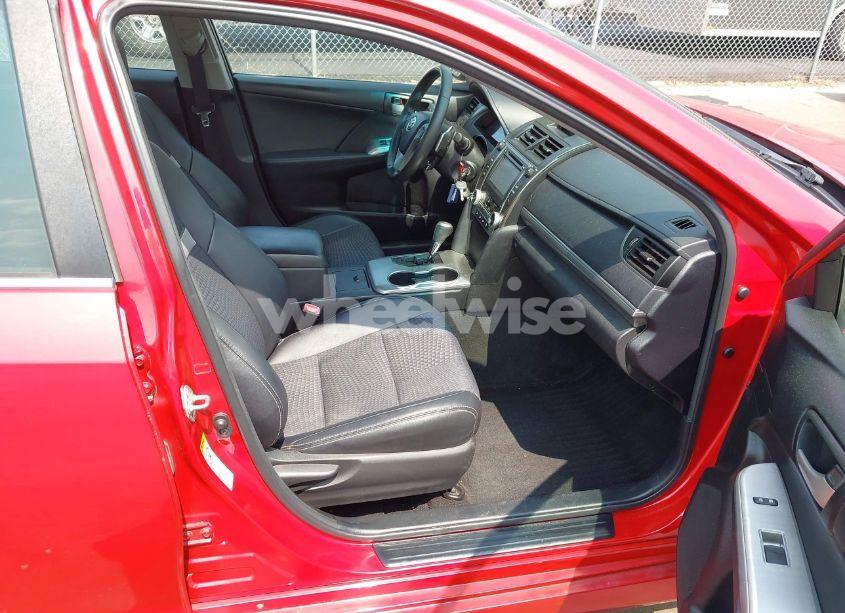 Photo 5 of 2014 Toyota Camry SE (VIN 4T1BF1FK0EU800394)