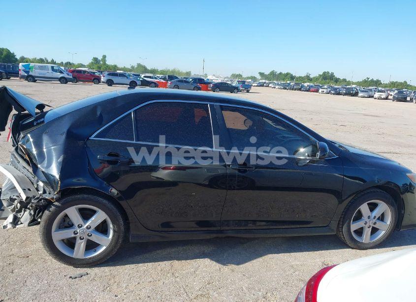 Photo 12 of 2014 Toyota Camry SE (VIN 4T1BF1FK0EU804056)