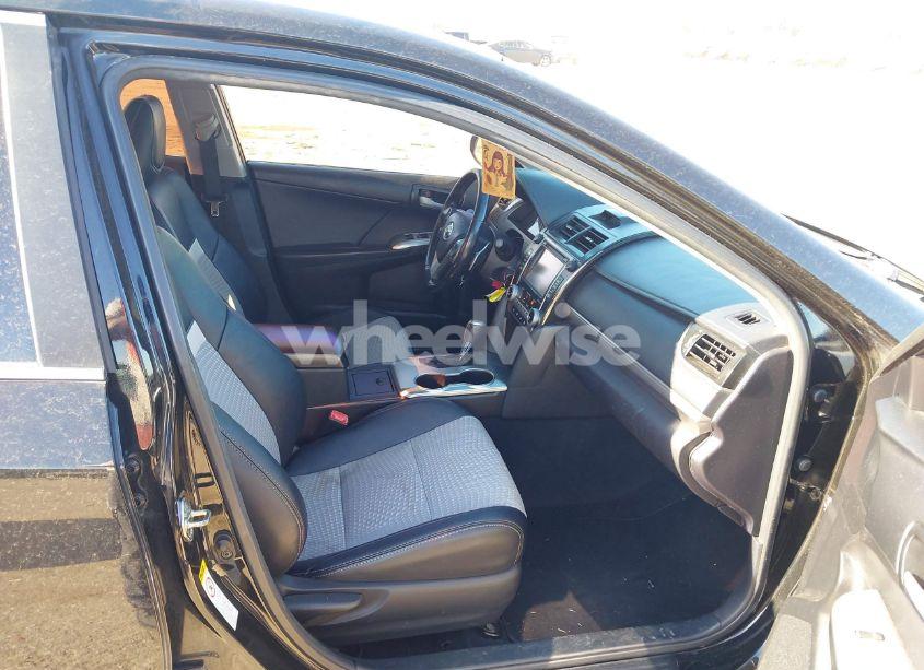 Photo 5 of 2014 Toyota Camry SE (VIN 4T1BF1FK0EU804056)