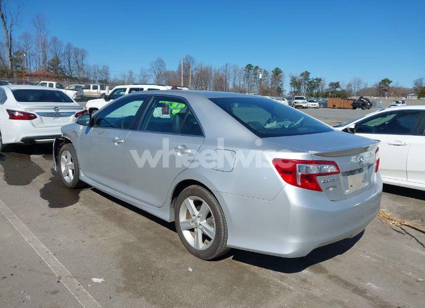 Photo 3 of 2014 Toyota Camry SE (VIN 4T1BF1FK0EU820578)