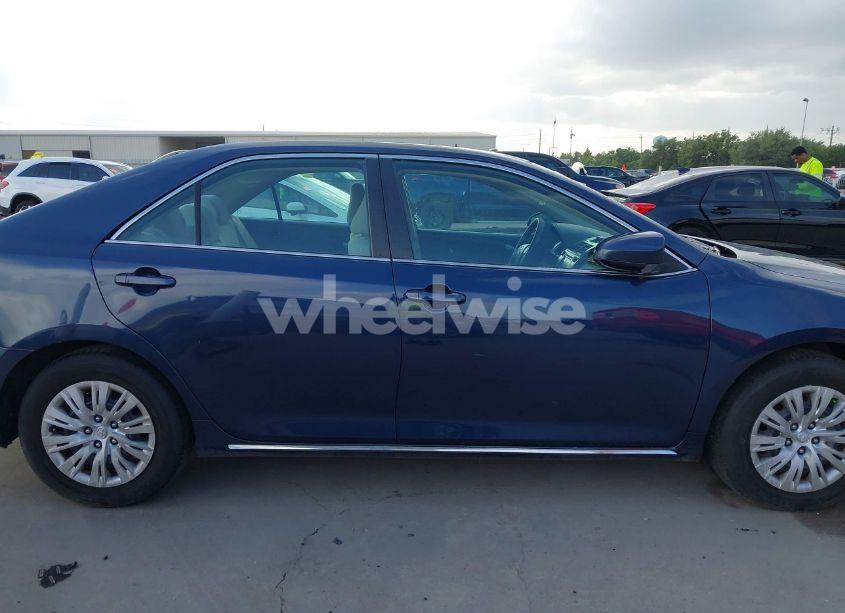 Photo 13 of 2014 Toyota Camry LE (VIN 4T1BF1FK0EU820774)