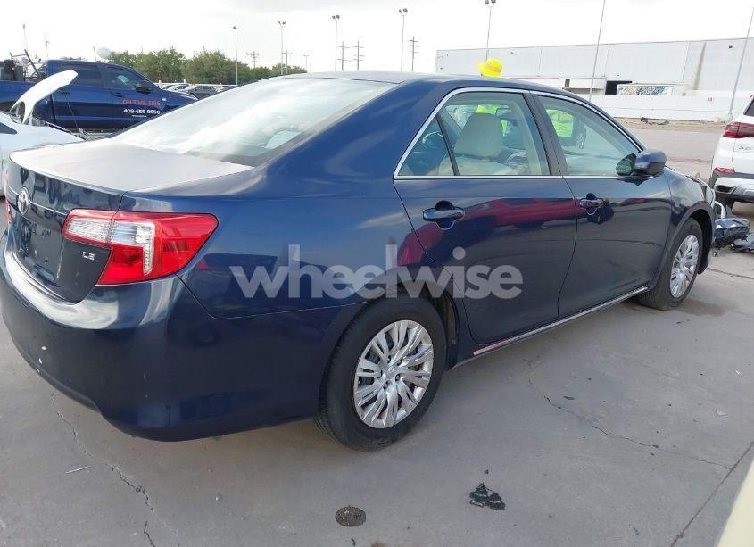 Photo 4 of 2014 Toyota Camry LE (VIN 4T1BF1FK0EU820774)